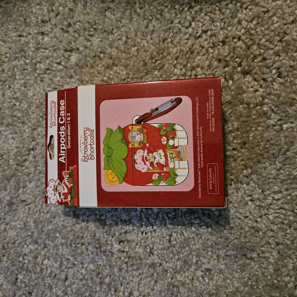 AirPods Case - Red - Picture 2 of 4